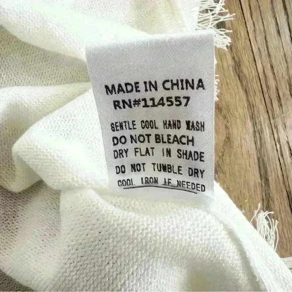 THML Short Sleeve Sheer White Fringe Sweater Size Small - Picture 13 of 13